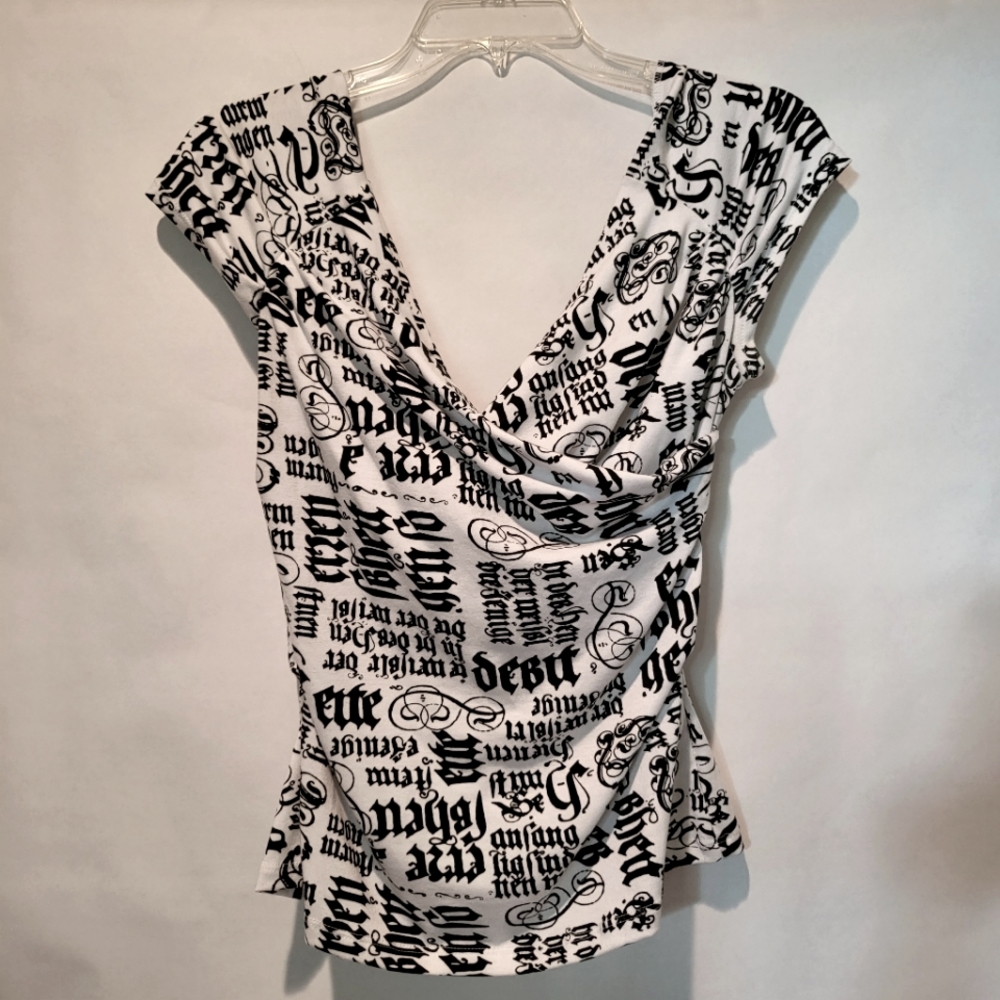 Sele White & Black Top